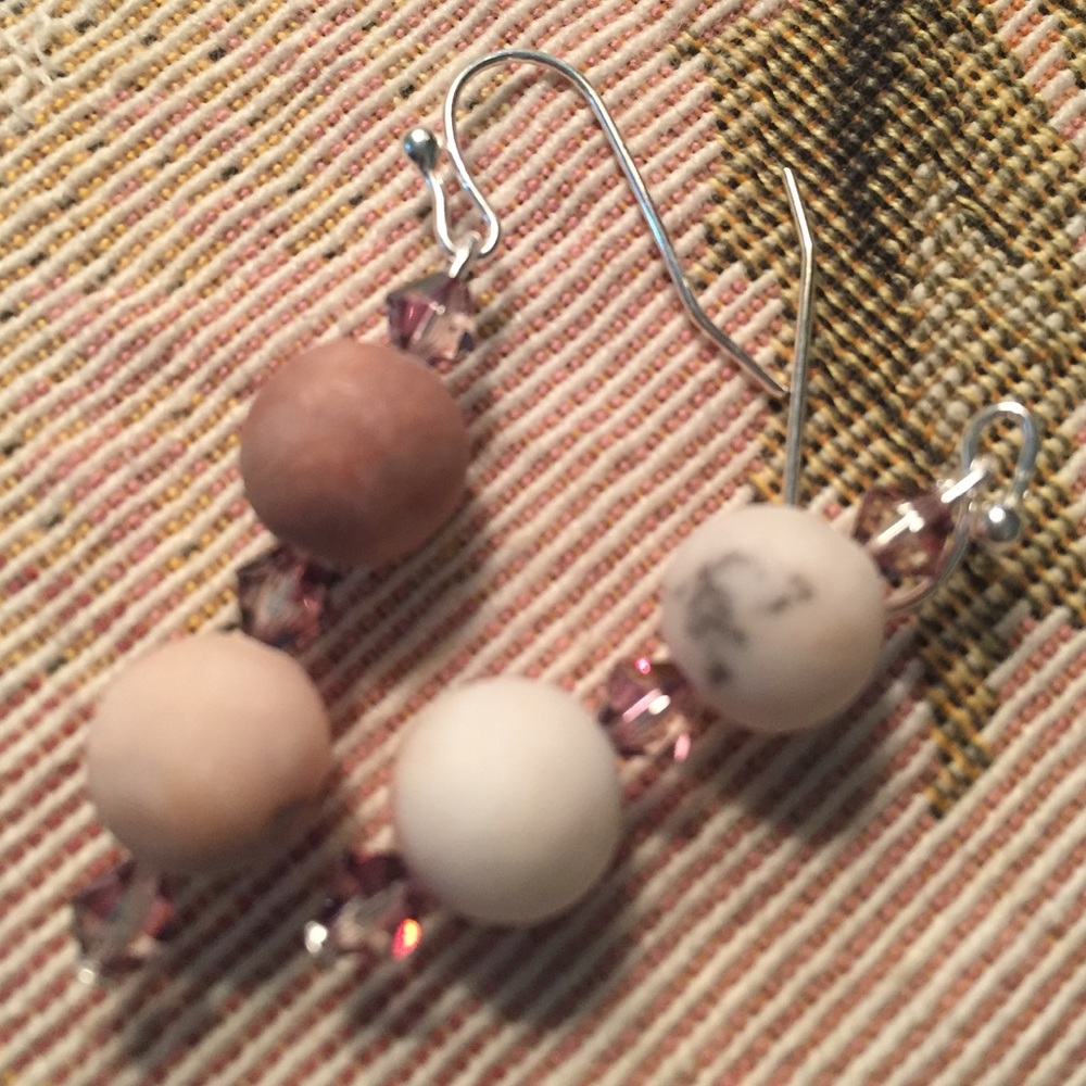 Semiprecious stone /crystal on ss wire.